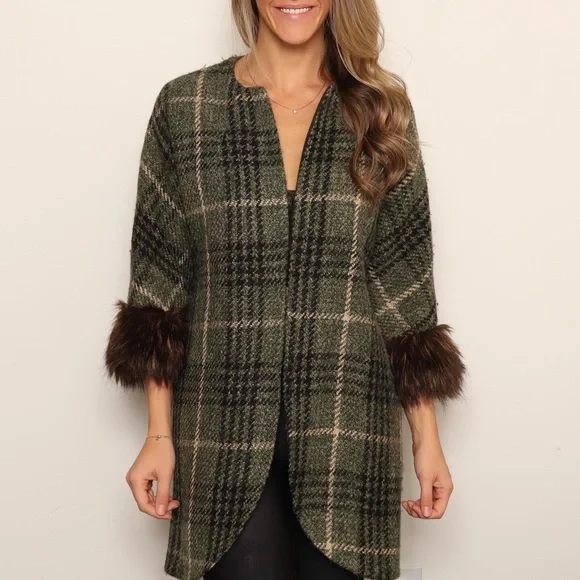 Vintage Wool Plaid Open Front Coat with Faux Fur Cuffs - Picture 2 of 5